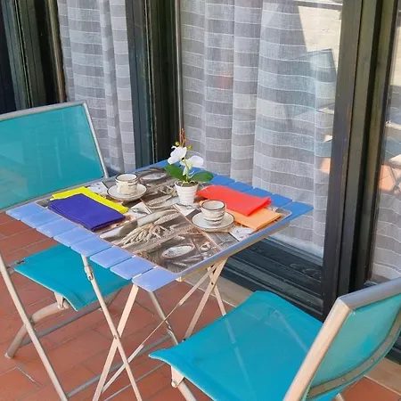 Apartment Happiness Desenzano-by Goccia Di